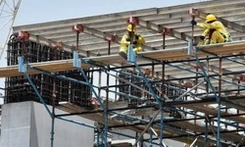 Quốc gia cấm người lao động làm việc ngoài trời giữa trưa để tránh nắng nóng
