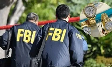 FBI đột kích nhà cựu quan chức tình báo Mỹ: Cả kho vàng, tiền mặt, đồng hồ - Bí mật 'động trời' bị lật tẩy