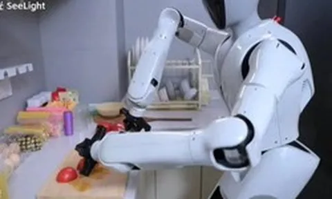 Chỉ cần nhìn robot Trung Quốc "rán quả trứng" này thôi là tất cả chúng ta có thể thở phào nhẹ nhõm