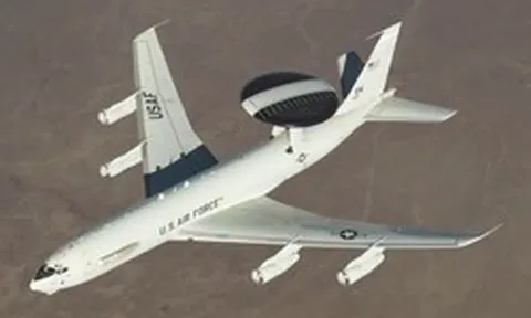 Máy bay AWACS 'dễ phá hủy' sẽ bị thay thế bằng vệ tinh trang bị AI của Elon Musk