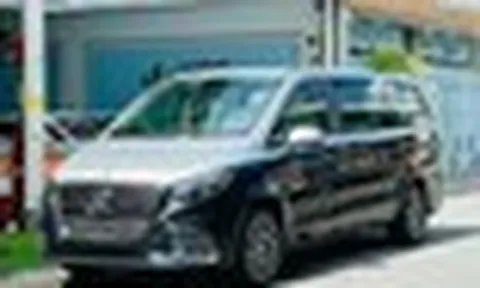 Bỏ 900 triệu đồng mua chiếc Mercedes-Benz này, người ngoài tưởng đi xe 4 tỷ: Ghế hàng hai dạng thương gia, máy dầu 163 mã lực