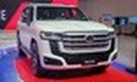 Toyota Land Cruiser Hybrid ra mắt ĐNÁ: Chốt giá gần 3 tỷ, vẫn dùng máy V6 3.5L, dễ 'cháy hàng' khi về Việt Nam
