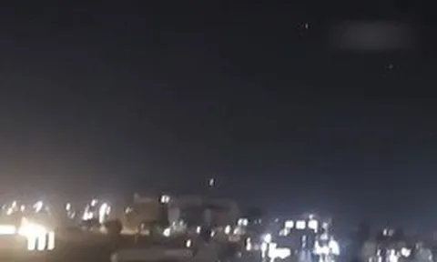 Iran nã tên lửa vào Israel, nhận cảnh báo “rắn”