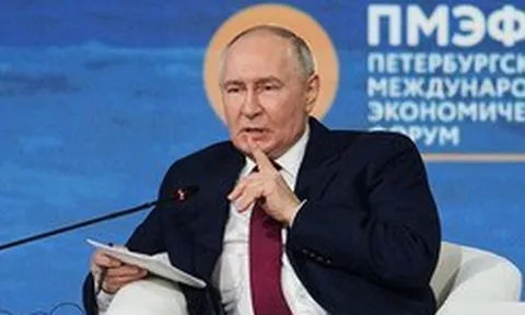Sau loạt đòn tập kích xuyên sâu, ông Putin thừa nhận Ukraine ngang sức, báo động thách thức mới với Nga