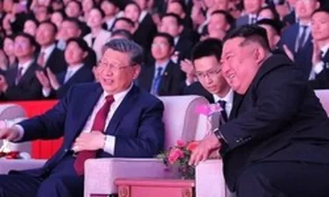 Chủ tịch Trung Quốc dự tiệc chiêu đãi, xem ca nhạc cùng Chủ tịch Triều Tiên