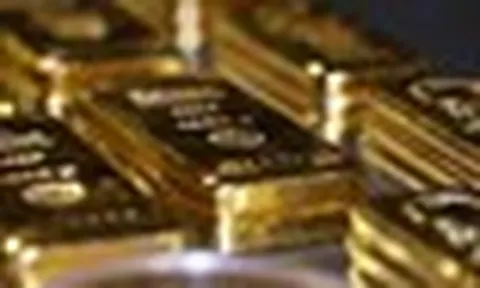 Giữa lúc giá vàng lao dốc, láng giềng Việt Nam lại âm thầm 'bắt đáy', giữ chuỗi mua vào 19 tháng liên tiếp