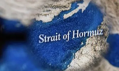Iran tuyên bố đóng eo biển Hormuz