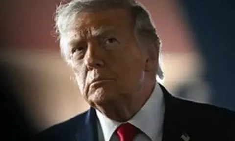 Tổng thống Mỹ Trump: Các tàu thuyền đang bắt đầu di chuyển tự do qua eo biển Hormuz