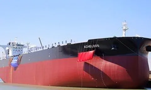 Phát hiện hai tàu Trung Quốc nặng 306.000 tấn, dài 333 mét, cao ngang tòa nhà 10 tầng bắt đầu di chuyển, thực hiện nhiệm vụ quan trọng trên biển