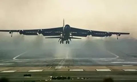 Tai nạn chết người đặt câu hỏi về 'pháo đài bay' B-52 già cỗi của Không quân Mỹ