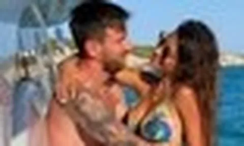 Điều gì ở người phụ nữ khiến Messi si mê suốt 30 năm