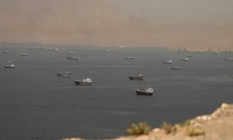 Iran cho phép tàu thuyền tự do đi qua eo biển Hormuz trong vòng 60 ngày