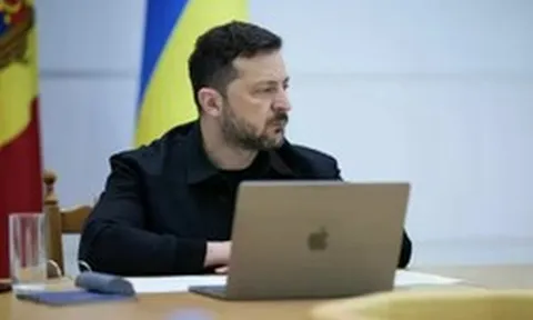 Tổng thống Zelensky đưa ra tối hậu thư kéo dài một tuần cho ông Lukashenko