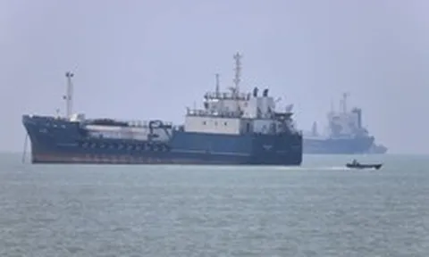 Mỹ dỡ bỏ phong tỏa hải quân tại eo biển Hormuz