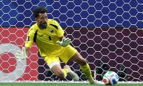 Từ vô danh đến 15 triệu follow: "Cú nổ" của thủ môn "người gác đền" World Cup