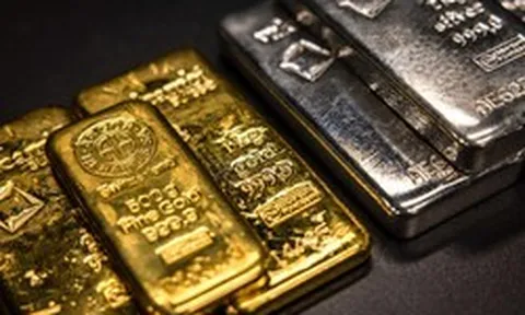 Vàng mất mốc 4.000 USD, bạc thủng 60 USD: Chuyên gia nói gì về ánh hào quang của kim loại quý?