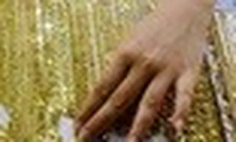 Giá vàng miếng SJC và vàng nhẫn vọt lên mức cao nhất trong tuần
