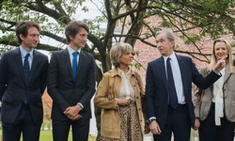 Cuộc sống 5 cậu ấm, cô chiêu nhà tỷ phú Bernard Arnault: Bị đào tạo như quân đội để kế nghiệp đế chế LVMH, bữa trưa cũng là nơi cha 'kiểm tra bài cũ'
