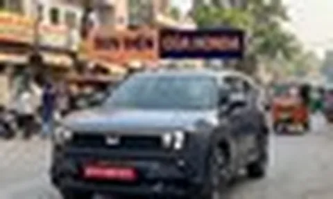 SUV điện Honda 0 Alpha lăn bánh trên đường phố: Kiểu dáng gây tranh cãi, màn hình giải trí to như xe Trung Quốc, dễ ra mắt năm sau