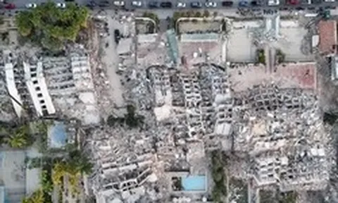 Sau trận động đất kinh hoàng: Venezuela hứng dư chấn mạnh, nổ giàn khoan