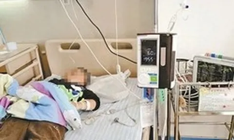 Cậu bé 13 tuổi suy hô hấp nguy kịch vì ăn 2 miếng bánh và uống 1 cốc nước, người mẹ: Tôi đã sai ở đâu?