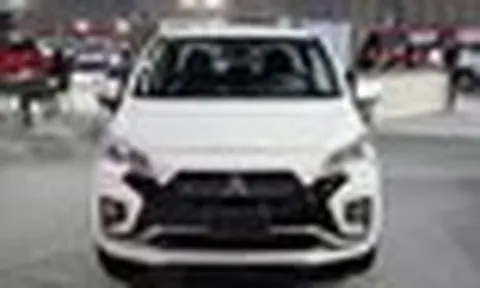Ảnh thực tế Mitsubishi Attrage giá quy đổi từ 445 triệu đồng, bán gần sát Việt Nam: mặt trước hầm hố, có ADAS cạnh tranh Accent