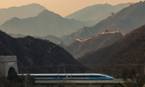 Không hổ danh là Trung Quốc: Tàu chạy với tốc độ "xé gió" 350km/h, công nghệ phanh cũng phải ở tầm cao