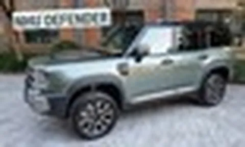Ảnh thực tế SUV Geely mới dáng như Defender, mạnh hơn 1.100hp, lội nước 800mm, có hơn 50 chỗ chờ lắp phụ kiện địa hình