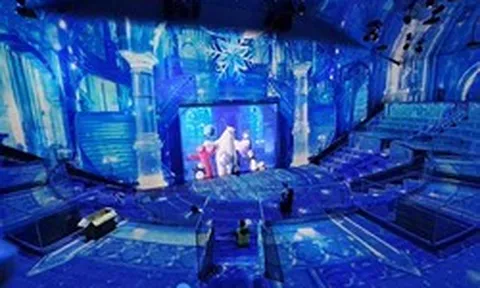 Việt Nam sở hữu một “khu rừng băng tuyết” thường xuyên duy trì -5 độ C, bàn ghế đều được làm bằng băng tạo nên không gian chưa từng có