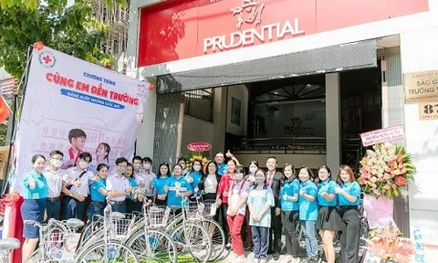 Prudential đồng hành cùng học sinh nghèo vượt khó tại quận Gò Vấp và TP.Thủ Đức