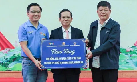 Hito Việt Nam trao phần quà yêu thương đến học sinh Gia Lai trong ngày khai giảng