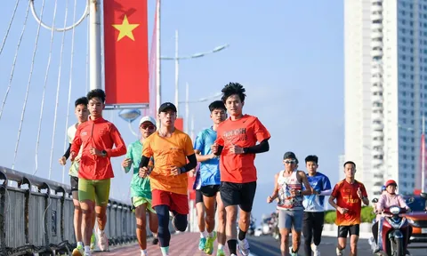 KHI NHỮNG CUNG ĐƯỜNG CHẠY BỘ TRỞ THÀNH “BƯỚC ĐÀ” ĐỂ CẢ CỘNG ĐỒNG TIẾN LÊN